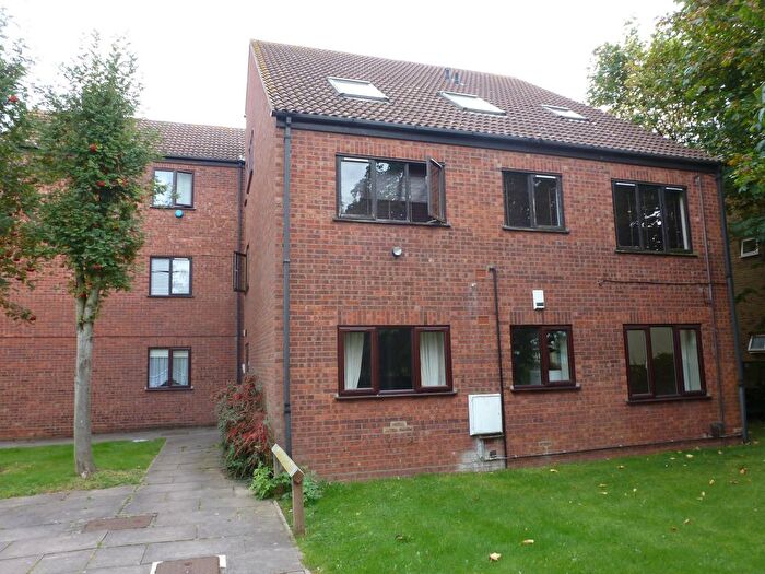 1 Bedroom Flat To Rent In Chilworth Gate, Broxbourne, Herts, EN10