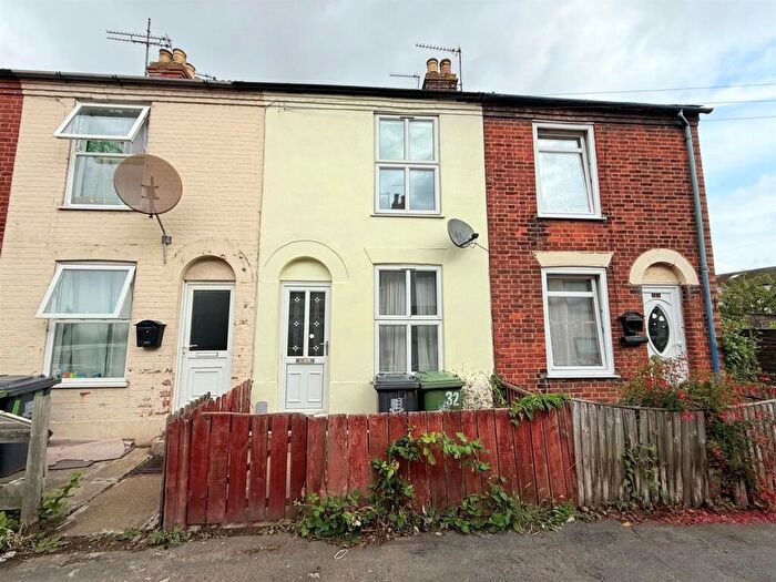 3 Bedroom Terraced House For Sale In Waveney Road, Great Yarmouth, NR31
