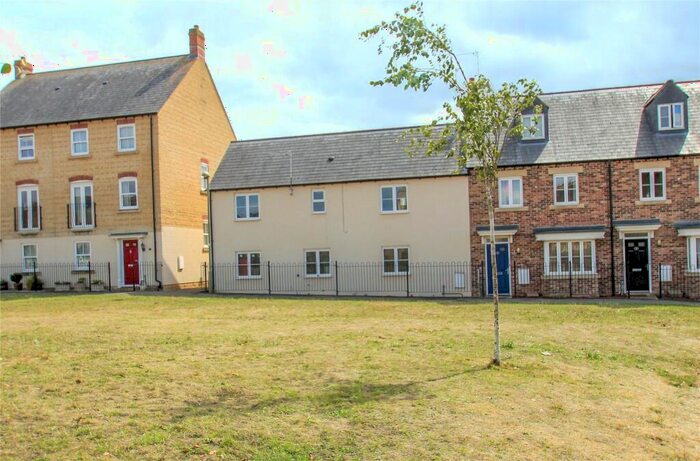 2 Bedroom Apartment To Rent In Blackthorn Mews, Shilton Park, Carterton, Oxfordshire, OX18