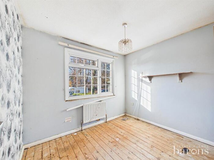 3 Bedroom End Of Terrace House For Sale In Harlech Close, Basingstoke, RG23