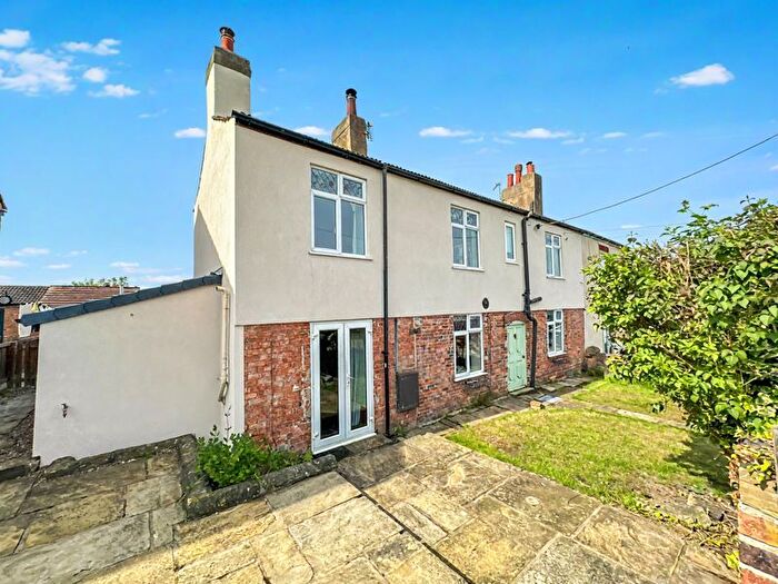 3 Bedroom Semi-Detached House For Sale In Nunns Lane, Featherstone, WF7