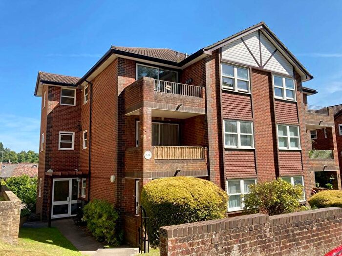1 Bedroom Flat To Rent In Elm Road, Redhill, RH1