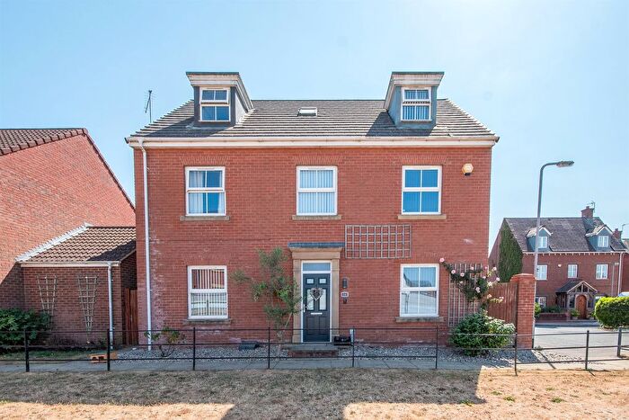 5 Bedroom Detached House For Sale In Oakwood Close, Desborough, Kettering, NN14