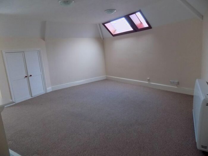 3 Bedroom Flat To Rent In Duke Street, St. Austell, PL25