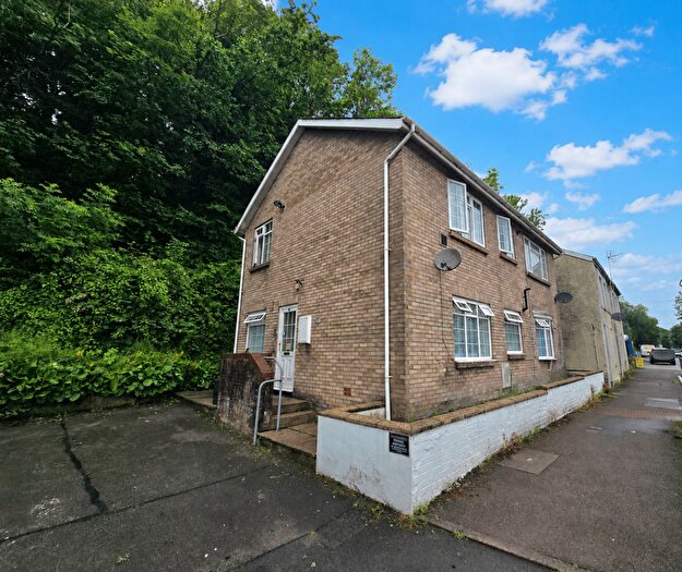 2 Bedroom Flat For Sale In Tondu Road, Bridgend, CF31