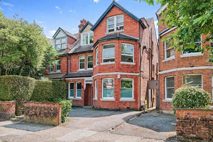 3 Bedroom Apartment For Sale In Dartmouth Road, Mapesbury, London, NW2