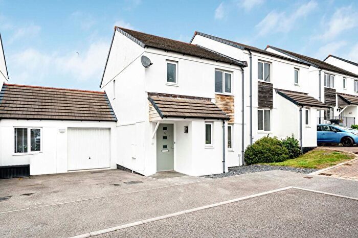 3 Bedroom Semi-Detached House For Sale In Carnjewey Way, St. Austell, PL25