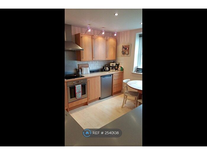 2 Bedroom Flat To Rent In Fleming House, Nottingham, NG3