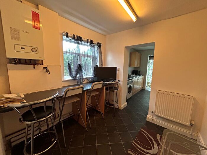4 Bedroom House To Rent In Massey Road, Sale, M33