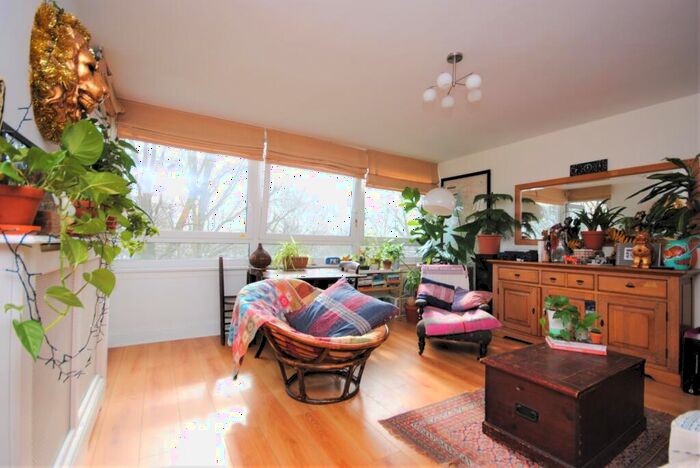 2 Bedroom Flat To Rent In John Ruskin Street London, SE5