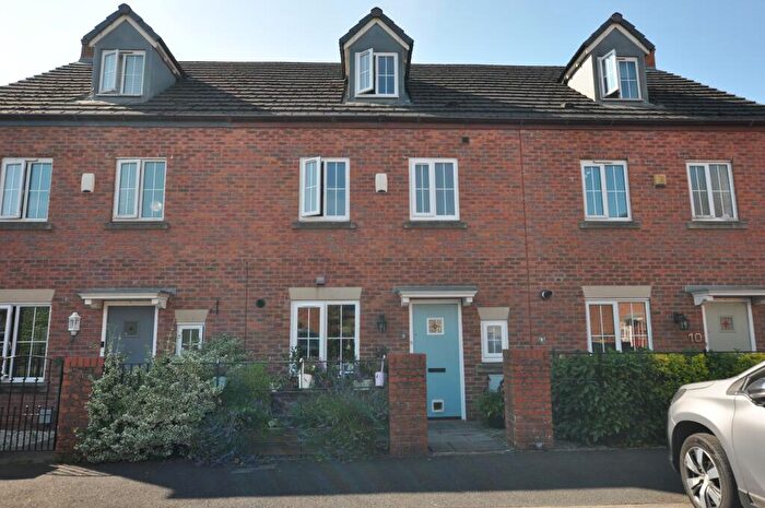 4 Bedroom Town House For Sale In Maytree Court, Adlington, Lancashire, PR6