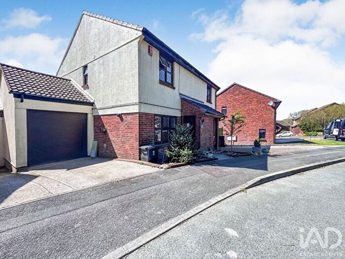 3 Bedroom Semi Detached House For Sale In Corner Brake, Woolwell, Plymouth, PL6