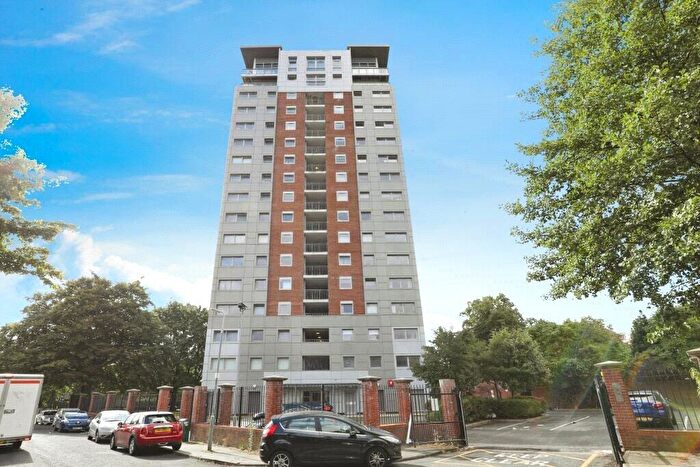 2 Bedroom Apartment To Rent In Greenheys Road, Liverpool, Merseyside, L8