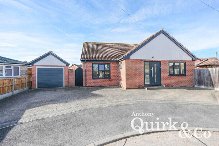 2 Bedroom Detached Bungalow For Sale In Lionel Road, Canvey Island, SS8