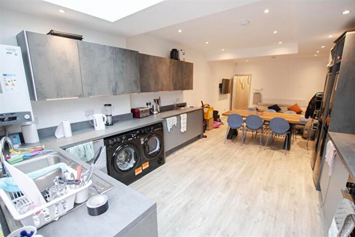 6 Bedroom House To Rent In Heeley Road, Birmingham, West Midlands, B29