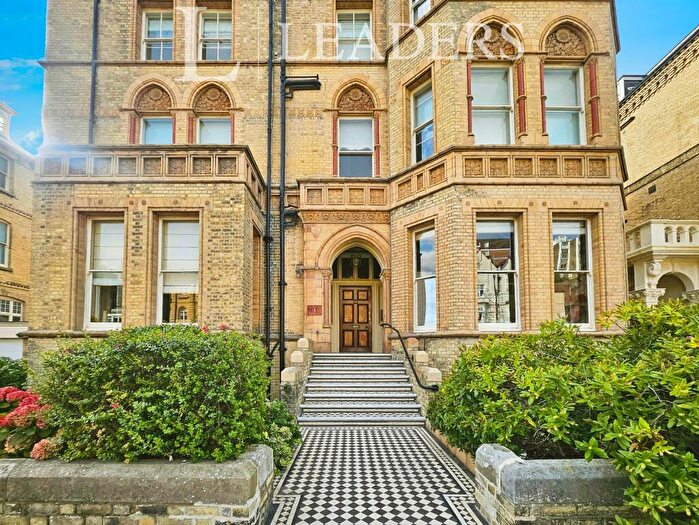 1 Bedroom Flat To Rent In Third Avenue, Hove, BN3