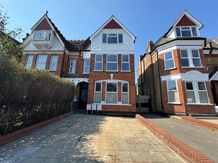 1 Bedroom Flat To Rent In Green Lanes, Palmers Green, N13