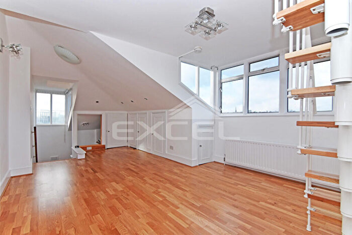 2 Bedroom Apartment To Rent In South Hill Park, Hampstead, London, NW3