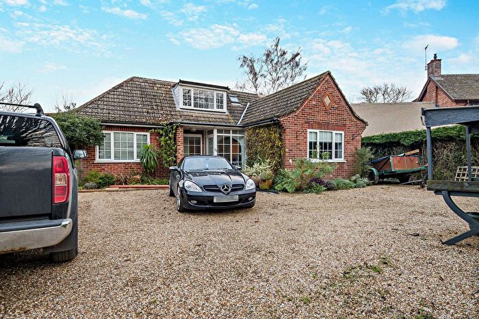 4 Bedroom Detached Bungalow For Sale In Woodland Drive, Norwich, NR13