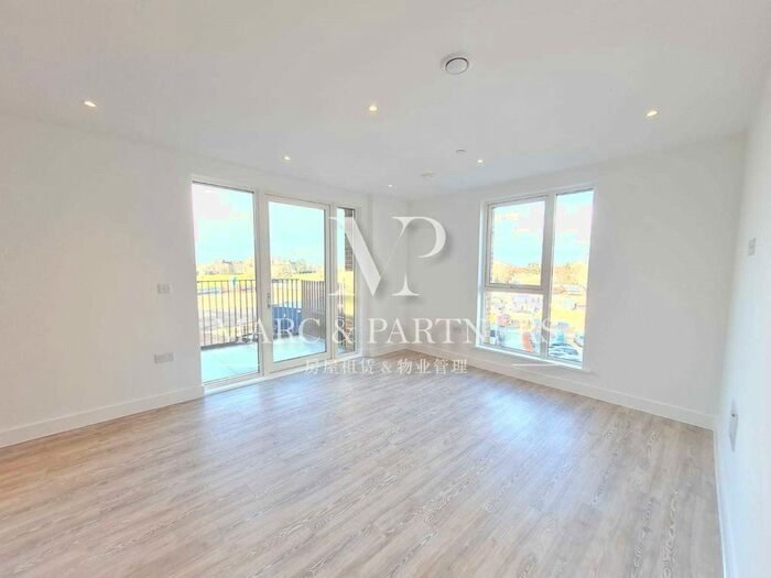 1 Bedroom Flat To Rent In Braunton Court, Clovelly Road, Hounslow, TW3