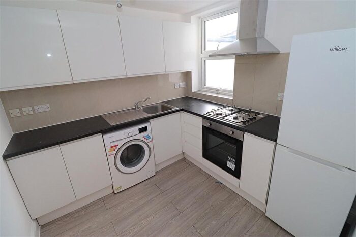 2 Bedroom Flat To Rent In Byron Road, Wealdstone, Harrow, HA3