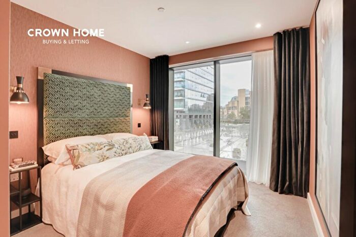 1 Bedroom Apartment For Sale In Saffron Gardens, London Dock, Vaughan Way, London, E1W