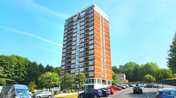 2 Bedroom Apartment To Rent In The View, Conway Street, L5