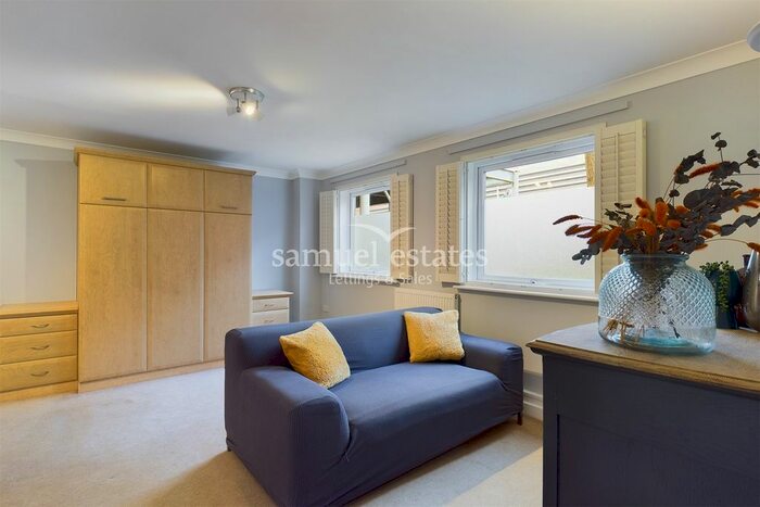 Studio To Rent In Cavell Court, Tooting Broadway, SW17