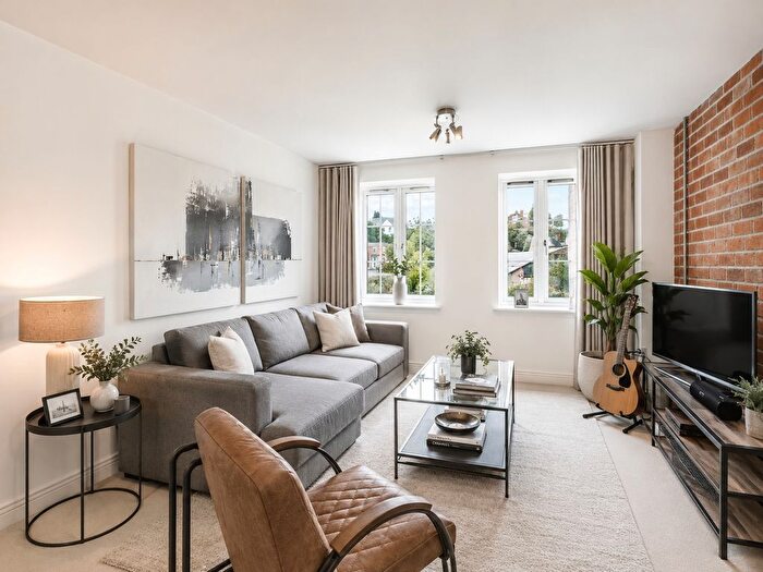2 Bedroom Flat For Sale In Portland Street, Worcester, Worcestershire, WR1