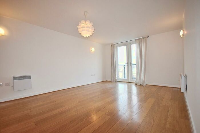 1 Bedroom Flat To Rent In Chadwell Lane, Hornsey, London, N8