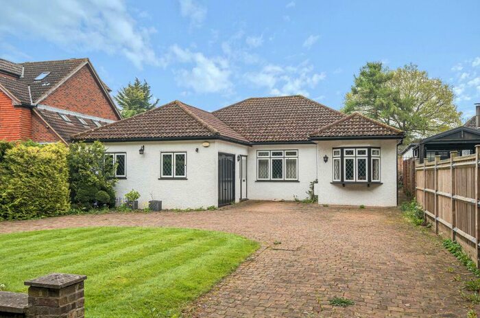 3 Bedroom Detached Bungalow For Sale In Farleigh Road, Warlingham, CR6