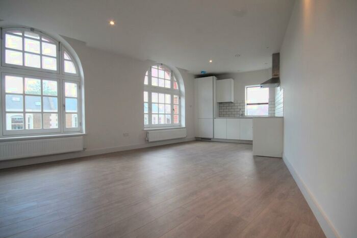 1 Bedroom Flat To Rent In Cambridge House, Mayes Road, Haringay, N22