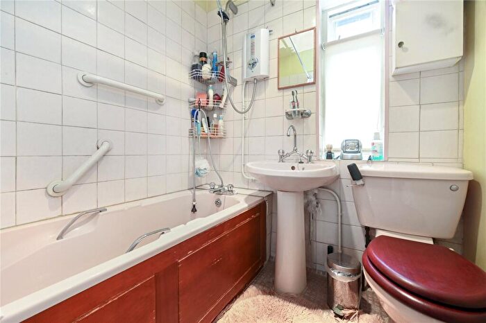 3 Bedroom End Of Terrace House For Sale In Mansel Grove, Walthamstow, London, E17