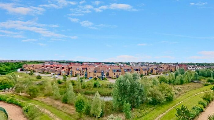 2 Bedroom Flat To Rent In Cyber Avenue, Oakgrove, Milton Keynes, MK10