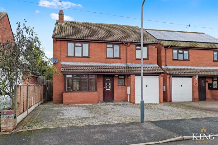 5 Bedroom Detached House For Sale In Westmead Avenue, Studley, B80