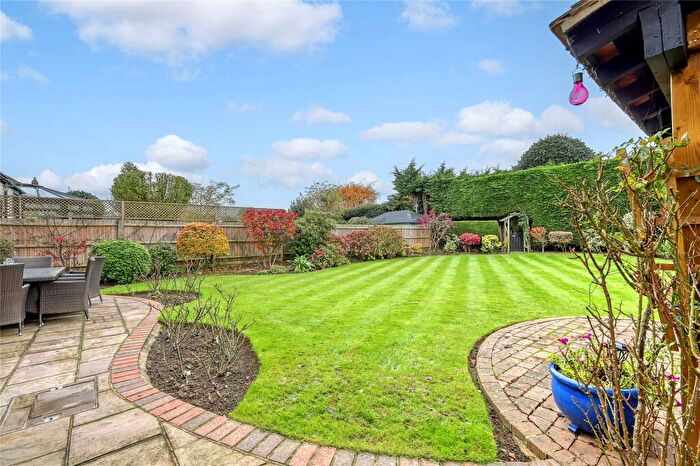 6 Bedroom Detached House For Sale In Parkanaur Avenue, Thorpe Bay, Essex, SS1
