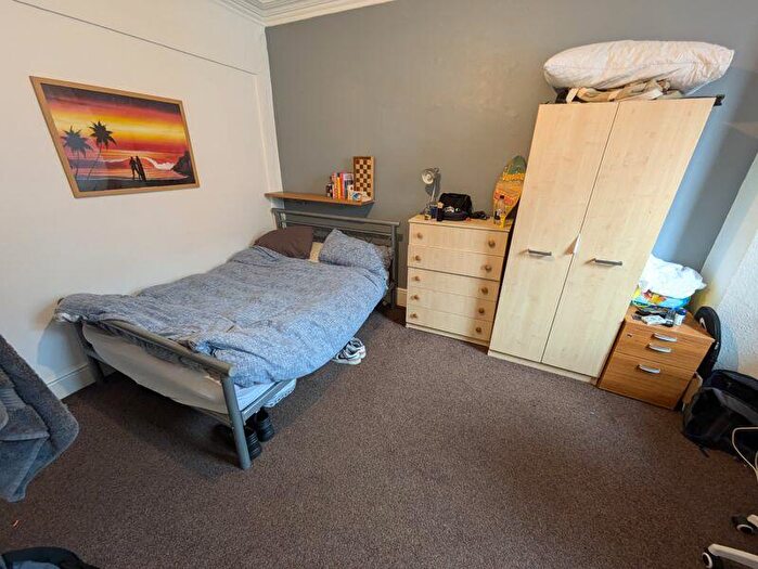 5 Bedroom Semi-Detached House To Rent In Midland Avenue, Nottingham, NG7