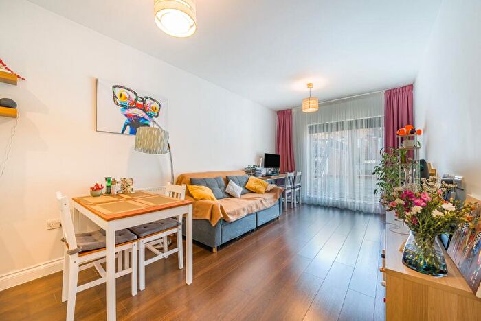 1 Bedroom Apartment For Sale In Bazalgette House, Arbuthnot Road, Morden, Surrey, SM4