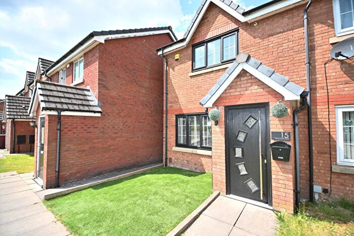 2 Bedroom Town House For Sale In Shawcroft View, Bolton, BL1