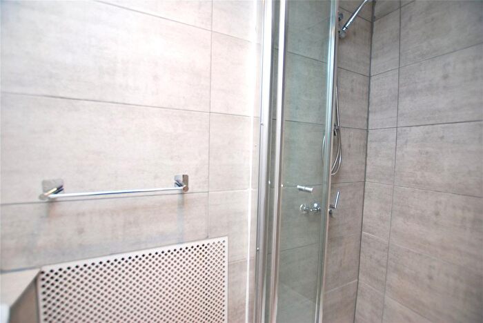1 Bedroom Flat To Rent In Victoria Road, Guildford, Surrey, GU1
