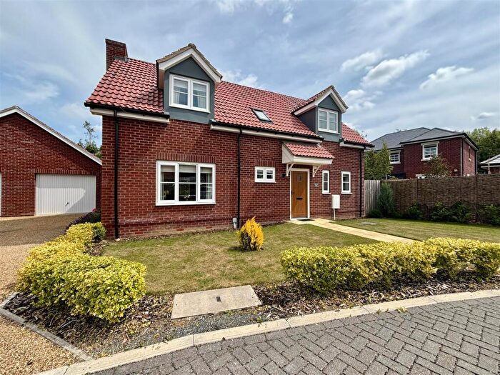 3 Bedroom Detached House For Sale In Platinum Drive, Badwell Ash, IP31