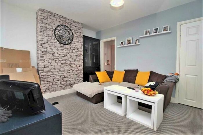 3 Bedroom Terraced House To Rent In Bedroom House - Dorset Street, Reading, RG30