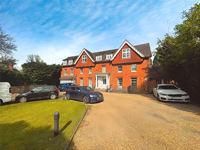 3 Bedroom Flat To Rent In Bishops Down Road, Tunbridge Wells, Kent, TN4