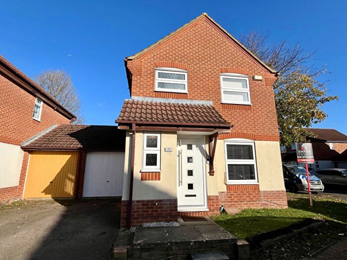 3 Bedroom Detached House For Sale In Milton Gardens, Stanwell, Staines, TW19