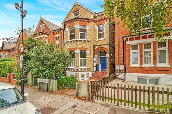 2 Bedroom Flat For Sale In Mount Nod Road, Streatham, SW16