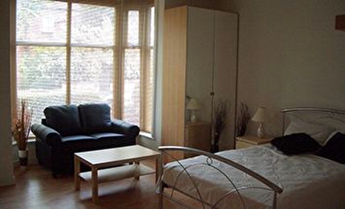 1 Bedroom Studio To Rent In Flat, Brudenell Road, LS6