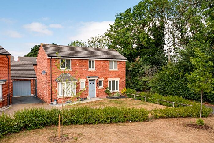 4 Bedroom Detached House For Sale In Darsdale Drive, Raunds, NN9