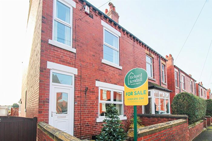 3 Bedroom Semi Detached House For Sale In First Avenue, Wakefield, WF1