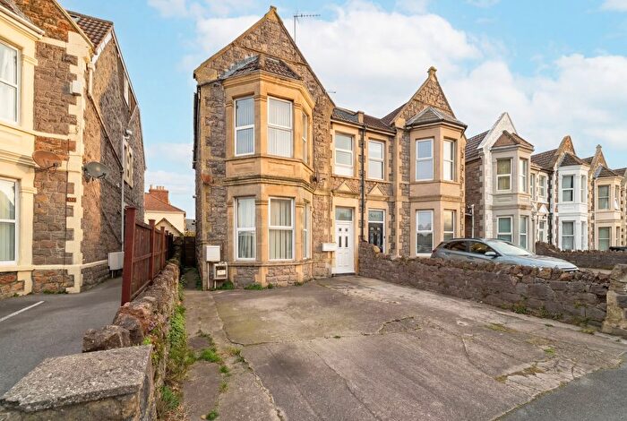 2 Bedroom Flat For Sale In Locking Road, BS23