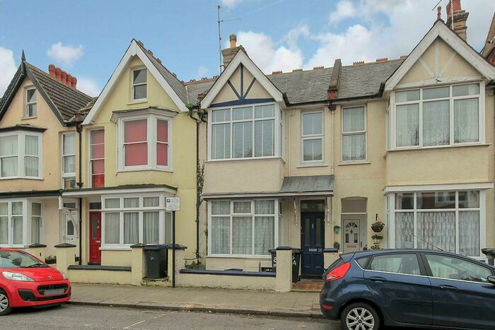 1 Bedroom Apartment To Rent In Mortimer Street, Herne Bay, Kent, CT6